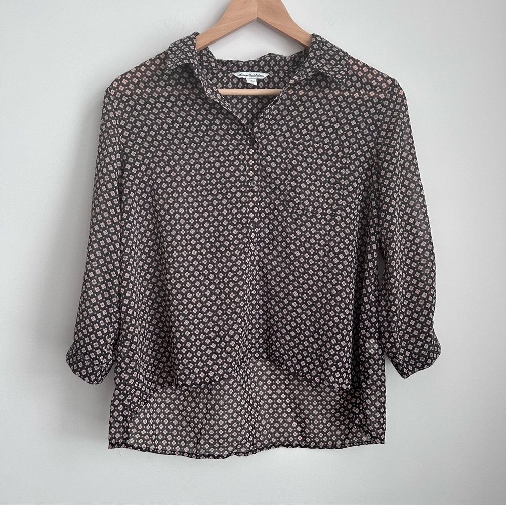 American Eagle Outfitters Floral Cross Pattern 3/4 Sleeve Flowy Blouse